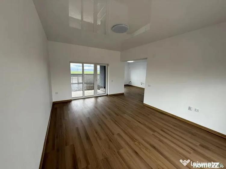 Casă cu 4 camere cu Teren 333 Mp în Tărlungeni