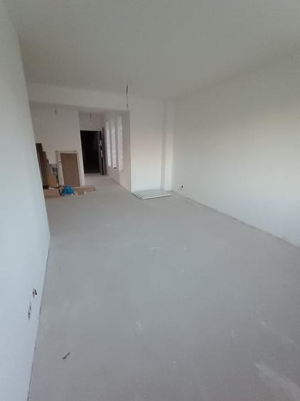 Apartament cu 3 camere decomandat în 1 Mai