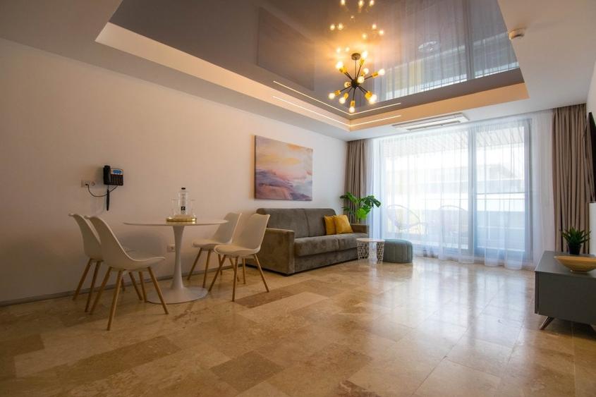 Apartament cu 2 camere decomandat, mobilat în Central