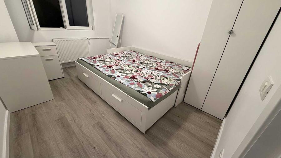Apartament cu 4 camere semidecomandat în Ștefan cel Mare