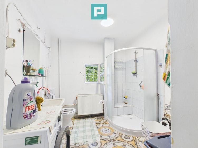 Casă individuală cu 3 camere cu Canalizare în Central
