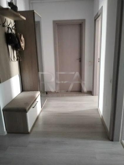 Apartament cu 2 camere decomandat, mobilat în Titan