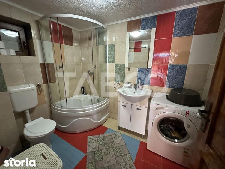 Casă cu 4 camere cu Teren 200 Mp în Șugag