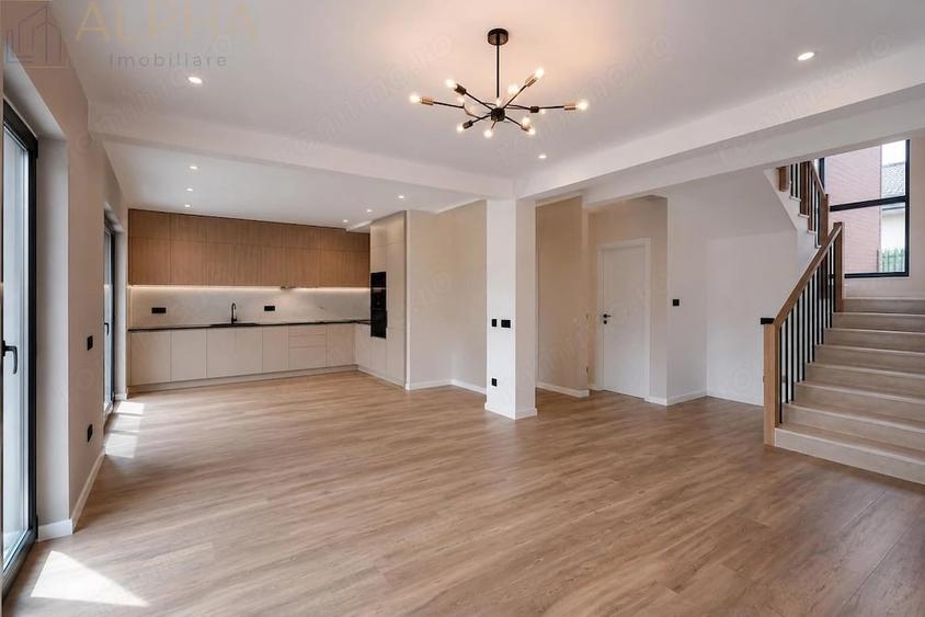 Apartament cu 4 camere în Independenței