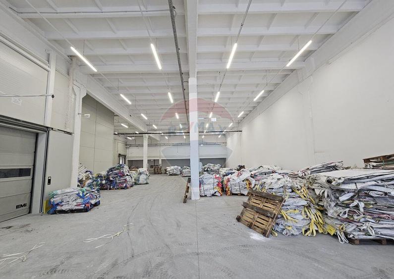 Spațiu comercial, de 26,320 mp, în Negrești-Oaș