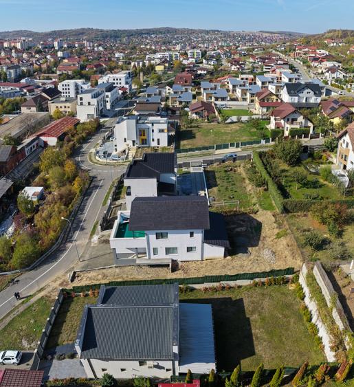 Casă individuală cu 4 camere cu Canalizare în Sud