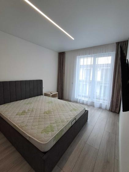 Apartament cu 2 camere semidecomandat, mobilat în Apărătorii Patriei