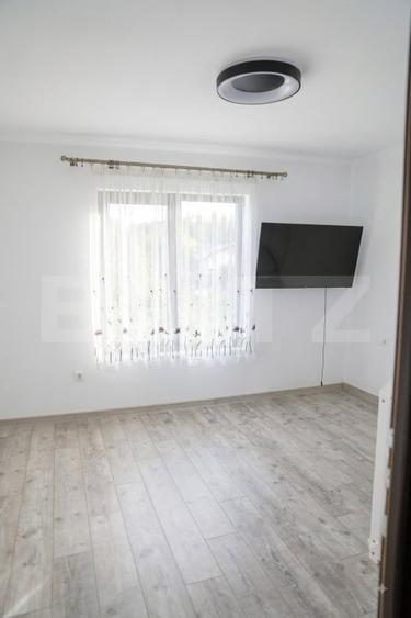 Casă individuală cu 4 camere cu Garaj în Unirea