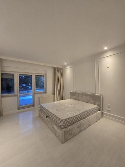 Apartament cu 5 camere în Herăstrău