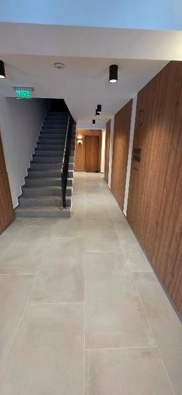 Apartament cu 2 camere decomandat, mobilat în Tractorul