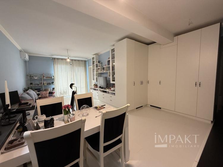 Apartament cu 2 camere semidecomandat, mobilat în Bulgaria
