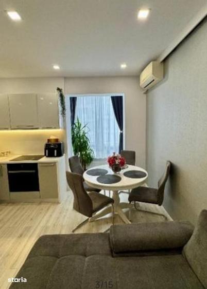 Apartament cu 3 camere decomandat în Titan