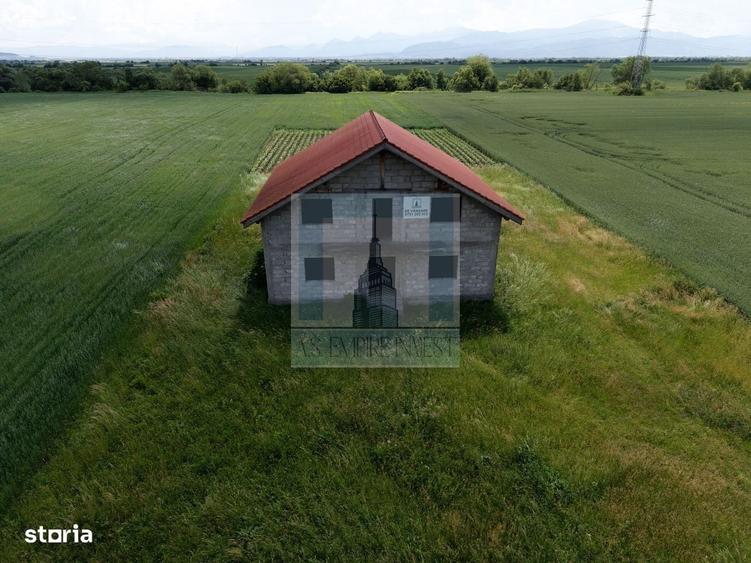 Casă cu 4 camere cu Teren 1435 Mp în Hălchiu