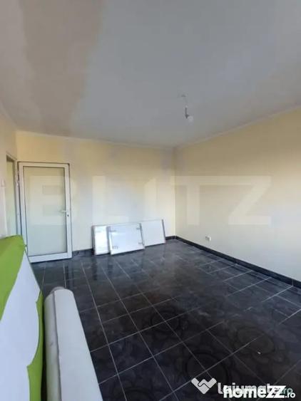 Apartament cu 3 camere semidecomandat în Câmpia Turzii