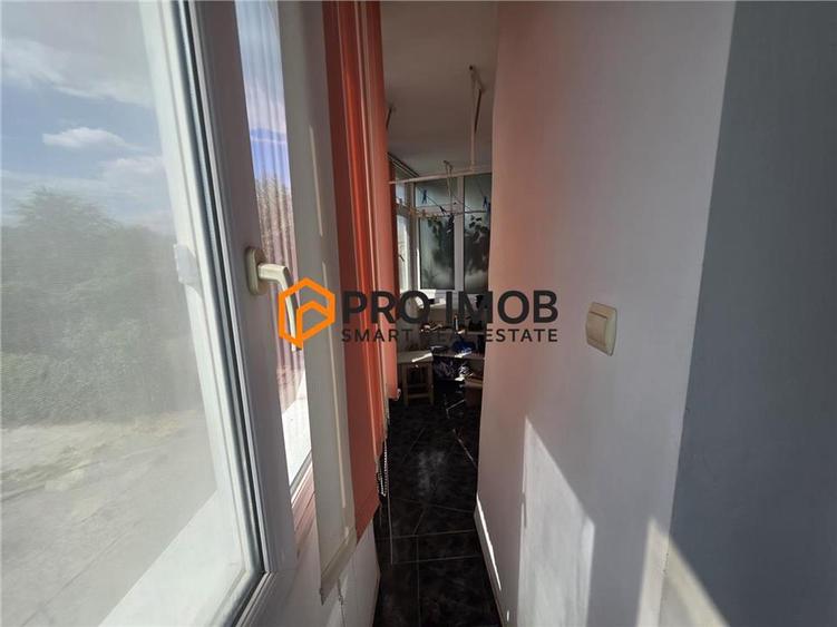 Apartament cu 3 camere decomandat, mobilat în Central