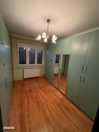 Casă cu 8 camere cu Teren 954 Mp în Andronache