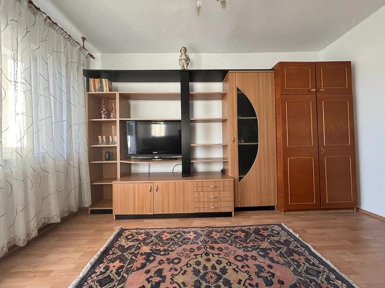 Garsonieră decomandată, mobilată în Craiovița Nouă