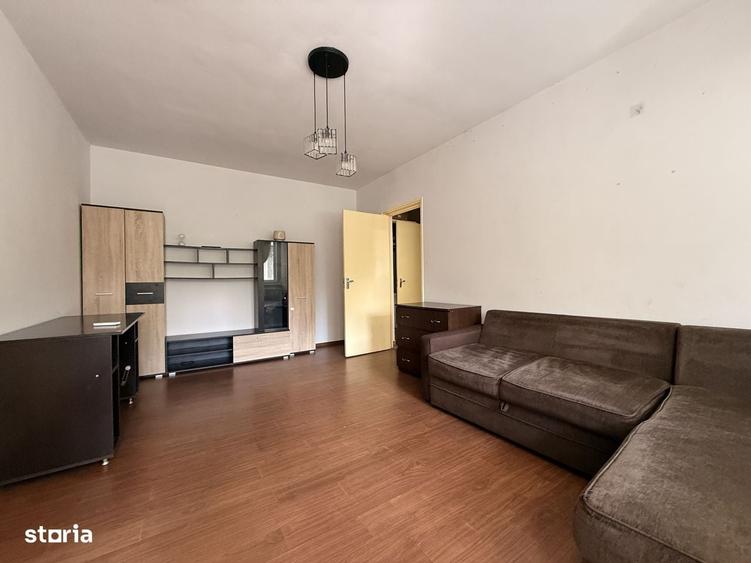 Apartament cu 2 camere semidecomandat în 1 Mai