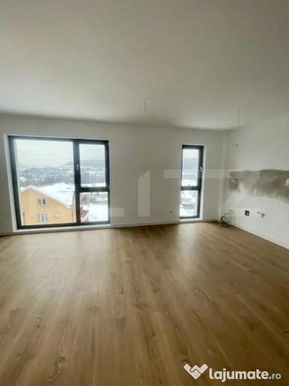 Apartament cu 3 camere decomandat în Calea Moldovei