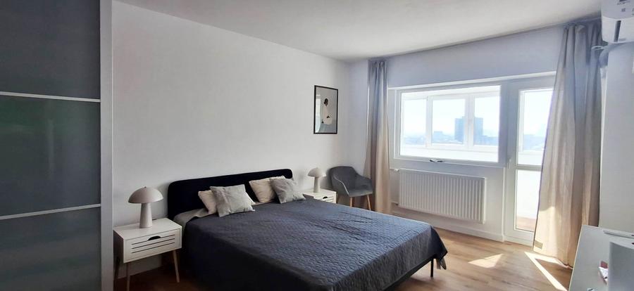 Apartament cu 3 camere decomandat în Titulescu