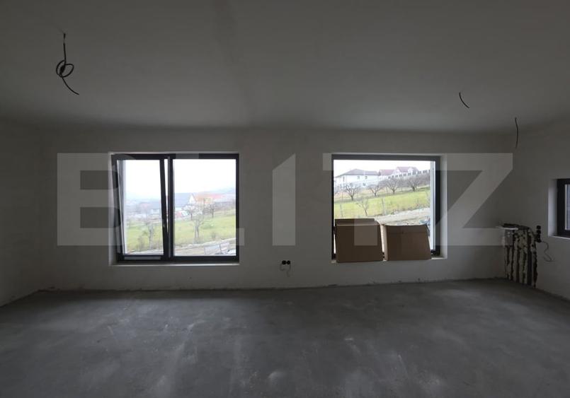 Apartament spațios 110 mp, 2 parcări, terasă și curte, finisat - 2