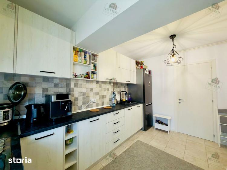 Apartament cu 3 camere semidecomandat, mobilat în Central — fotografia 1