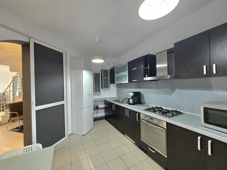 Apartament cu 5 camere în Nordului