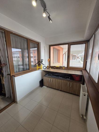 Apartament cu 3 camere decomandat, mobilat în Central