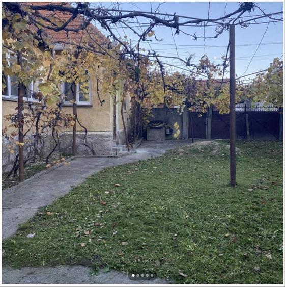 Casă cu 4 camere în Central