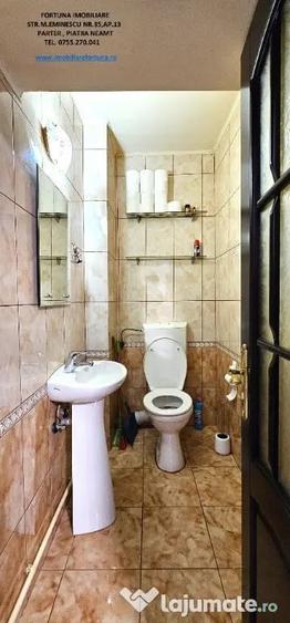 Apartament 3 camere decomandate, cu boxa si loc parcare, zona 1 Mai - 17