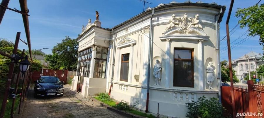 Casă cu 6 camere cu Teren 1250 Mp în Central
