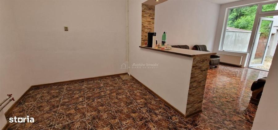 Casă cu 4 camere în Muncitoresc