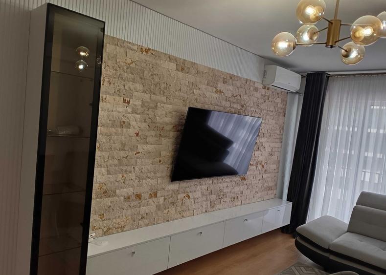 Apartament cu 3 camere, mobilat în Tractorul