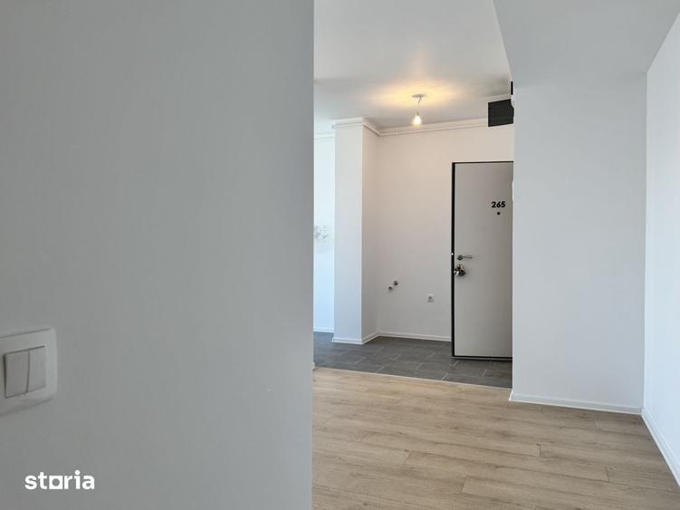 Apartament cu 3 camere semidecomandat în Străulești