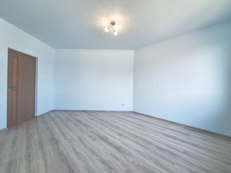 Apartament cu 3 camere, 86 mp, parcare, zona BMW - 5