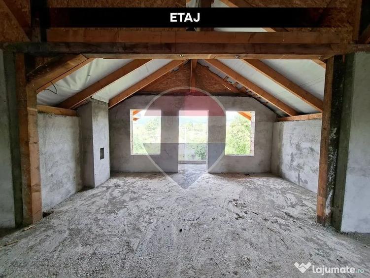 Casă cu 4 camere cu Teren 1000 Mp în Șișești