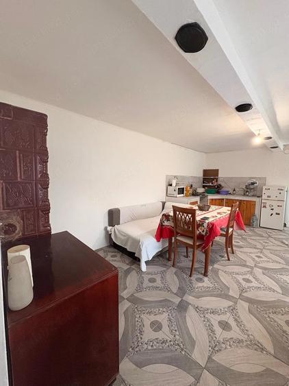 Casă cu 3 camere cu Teren 280 Mp în Central