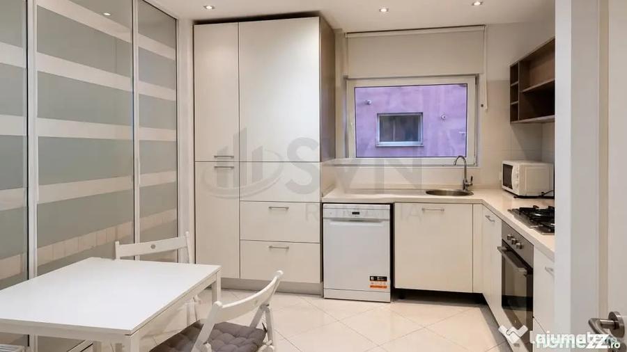 Apartament cu 4 camere decomandat în Pipera