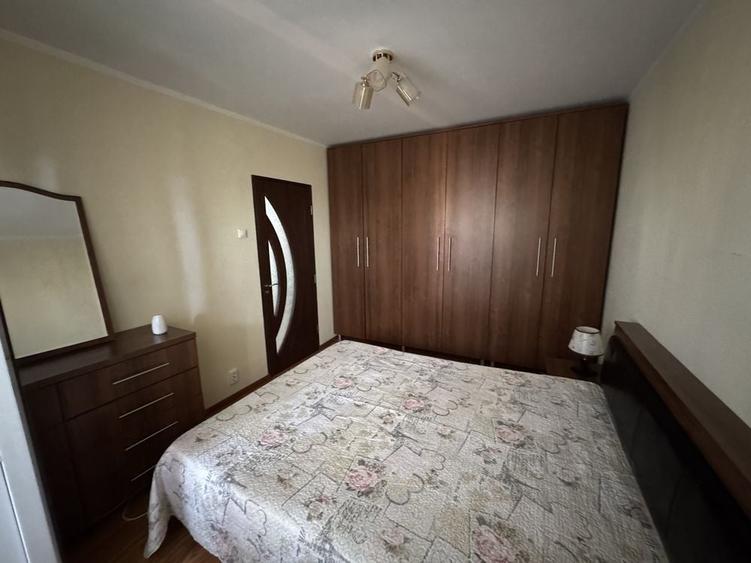Apartament cu 2 camere semidecomandat în Craiovița Nouă