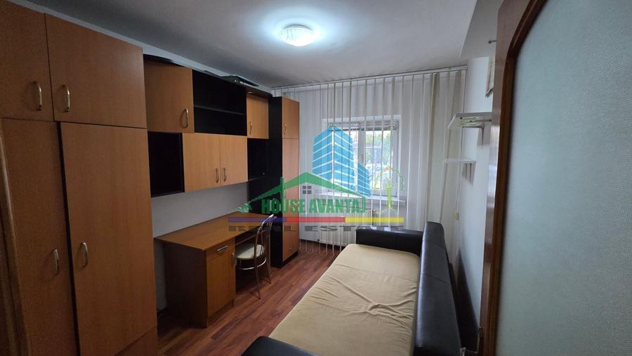 Apartament cu 3 camere decomandat în Brăilei