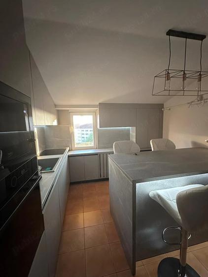 Apartament cu 2 camere decomandat, mobilat în Central