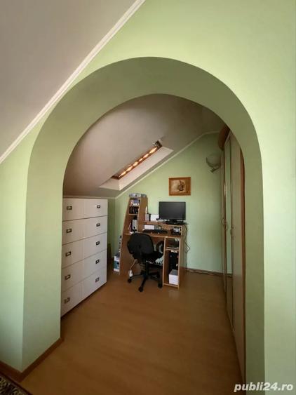 Casă cu 4 camere în Zăvoi