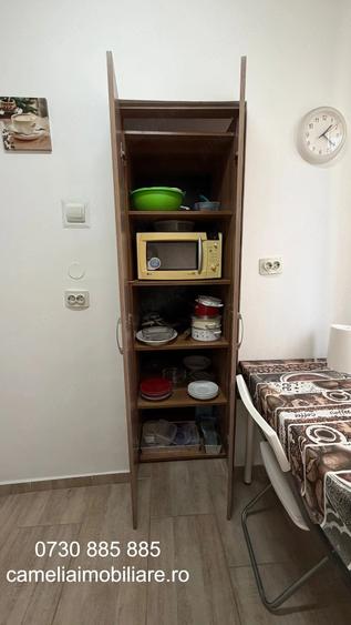 Apartament cu 3 camere semidecomandat în Mărășești