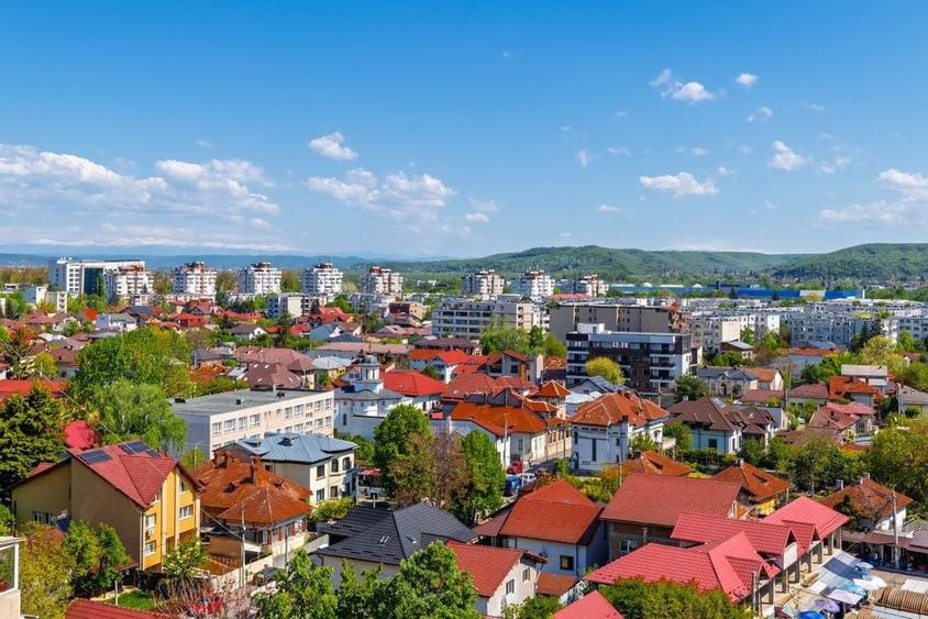 Apartament cu 3 camere decomandat în Ultracentral