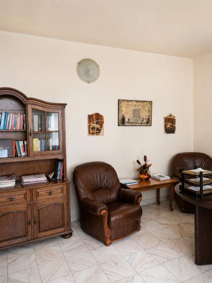Apartament cu 3 camere decomandat, mobilat în Central