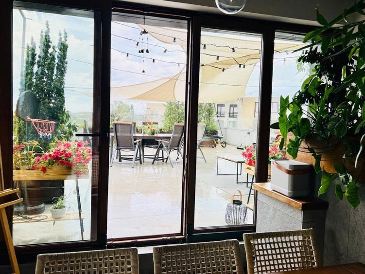 Apartament cu 2 camere semidecomandat, mobilat în Central
