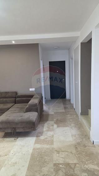 Duplex cu 5 camere cu Teren 250 Mp în Clinceni