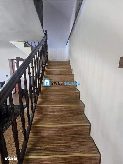 Casă cu 5 camere cu Teren 1011 Mp în Voila