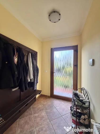 Casă cu 4 camere cu Teren 1050 Mp în Sânmihaiu Român