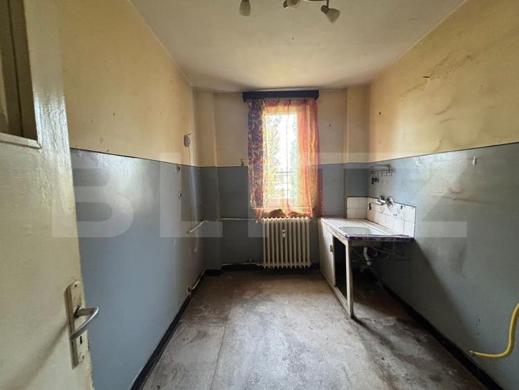 Apartament cu 2 camere semidecomandat în Calea București